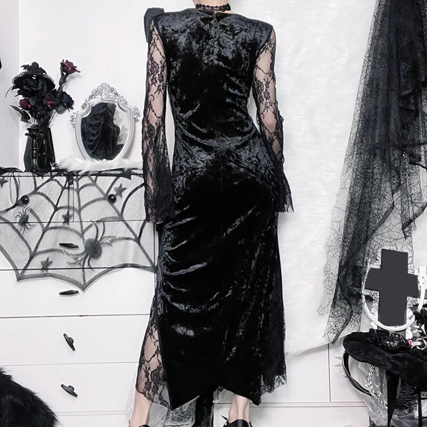 Elegant Victorian Gothic Black Velvet Lace Fishtail Vampire Long Dress